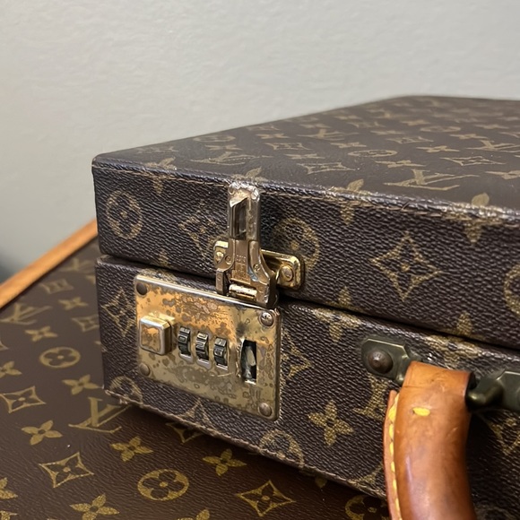 S O L D 🔥 Vintage Lv Briefcase - Picture 7 of 8